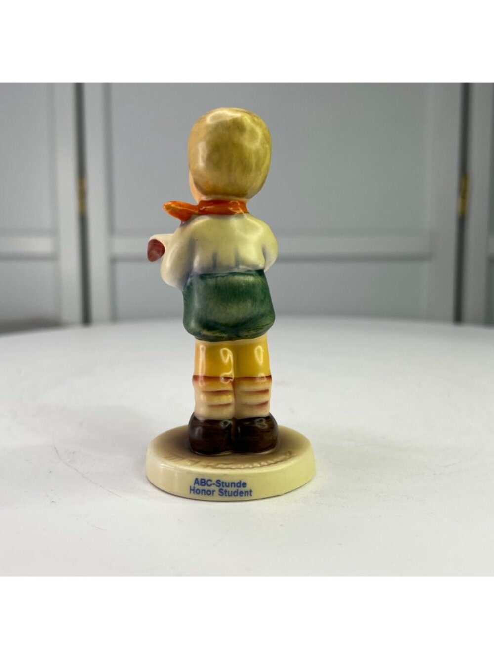 Hummel "Honor Student" Boy With Book Porcelain Figurine #2087/B  TMK 8 2000/2001 - Picture 8 of 10